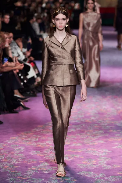 Look 53